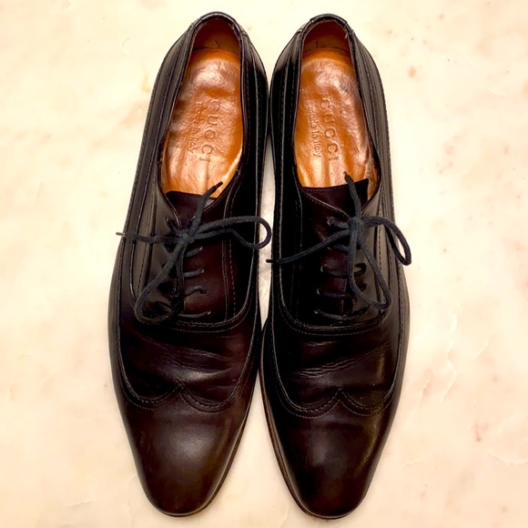 Men’s Gucci lace up wing tip dress shoes main image 4